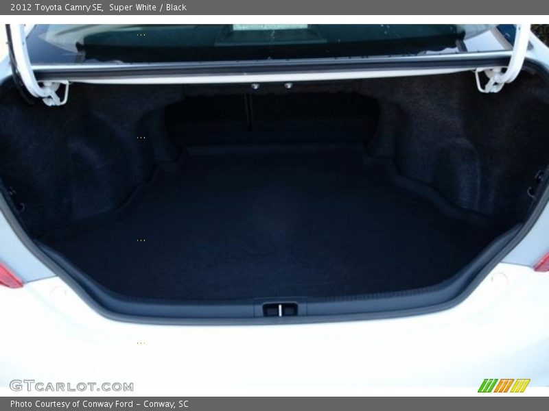 Super White / Black 2012 Toyota Camry SE