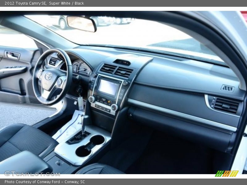 Super White / Black 2012 Toyota Camry SE