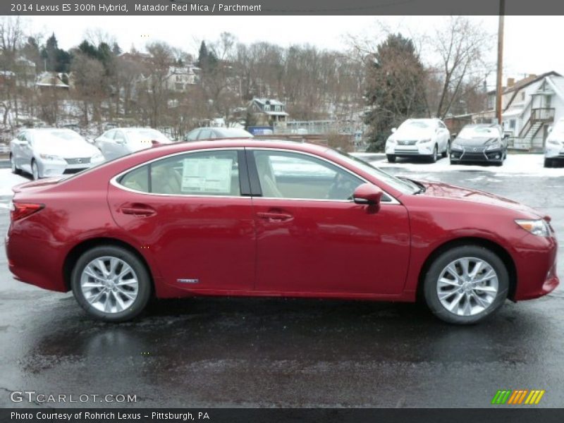 Matador Red Mica / Parchment 2014 Lexus ES 300h Hybrid