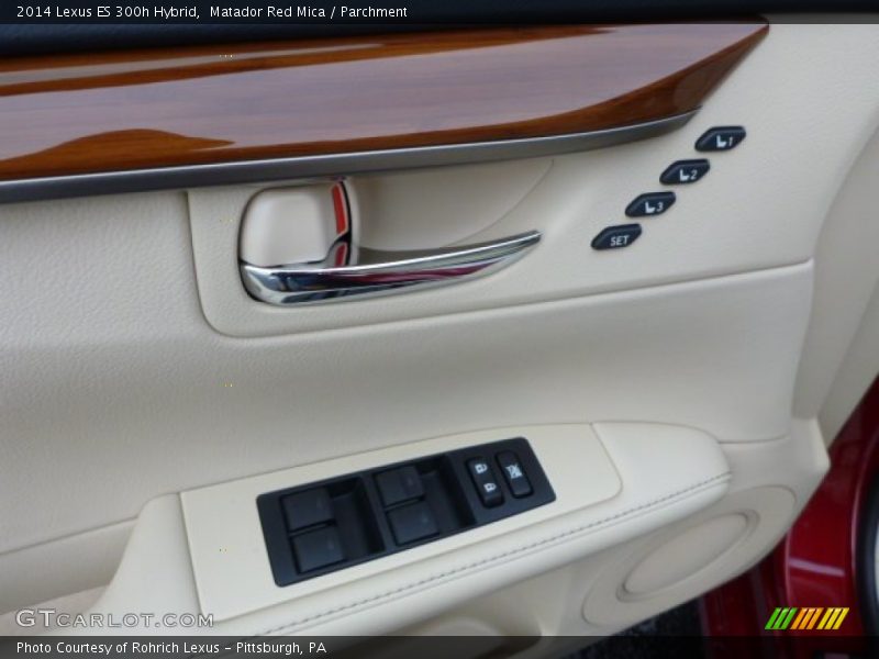 Matador Red Mica / Parchment 2014 Lexus ES 300h Hybrid
