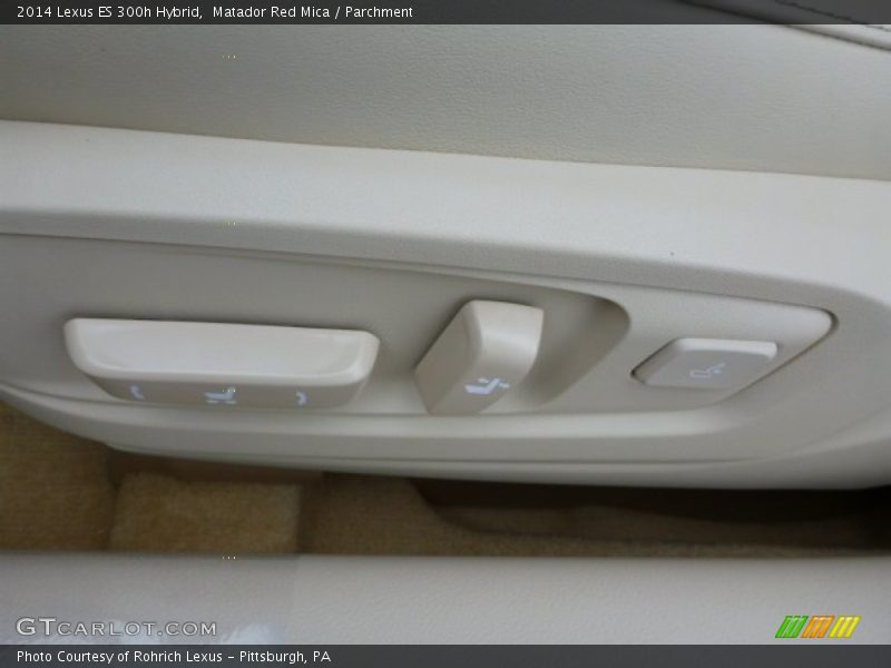 Matador Red Mica / Parchment 2014 Lexus ES 300h Hybrid