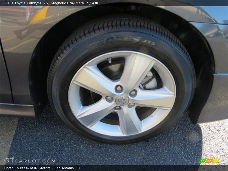Magnetic Gray Metallic / Ash 2011 Toyota Camry SE V6