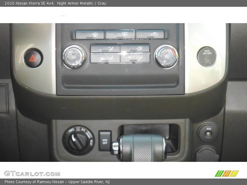 Night Armor Metallic / Gray 2010 Nissan Xterra SE 4x4