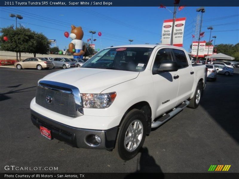 Super White / Sand Beige 2011 Toyota Tundra SR5 CrewMax