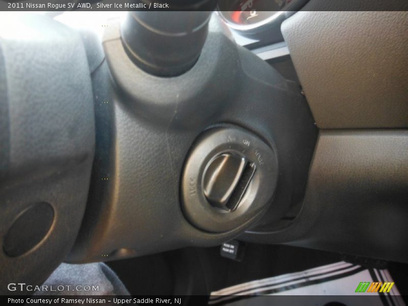 Silver Ice Metallic / Black 2011 Nissan Rogue SV AWD