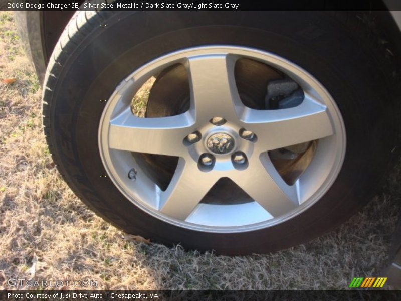 Silver Steel Metallic / Dark Slate Gray/Light Slate Gray 2006 Dodge Charger SE