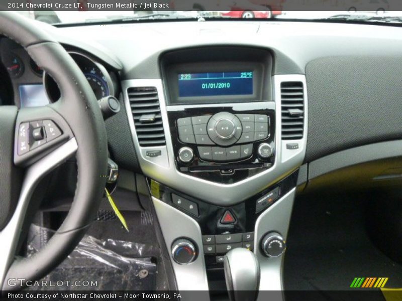 Tungsten Metallic / Jet Black 2014 Chevrolet Cruze LT