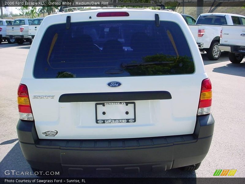 Oxford White / Medium/Dark Flint 2006 Ford Escape XLS
