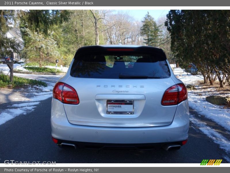 Classic Silver Metallic / Black 2011 Porsche Cayenne