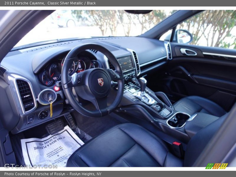 Classic Silver Metallic / Black 2011 Porsche Cayenne