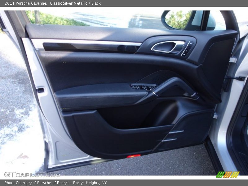 Classic Silver Metallic / Black 2011 Porsche Cayenne
