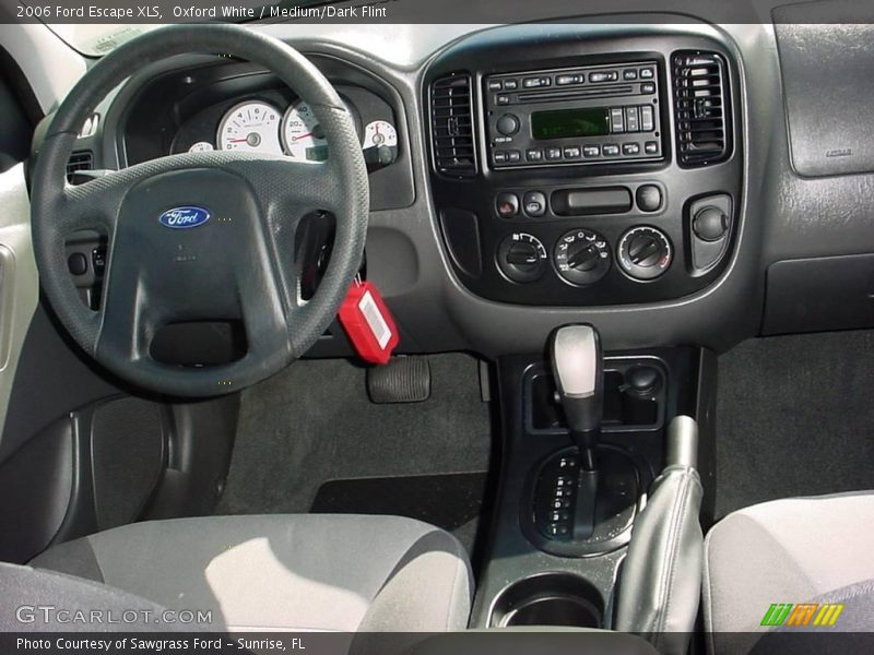 Oxford White / Medium/Dark Flint 2006 Ford Escape XLS