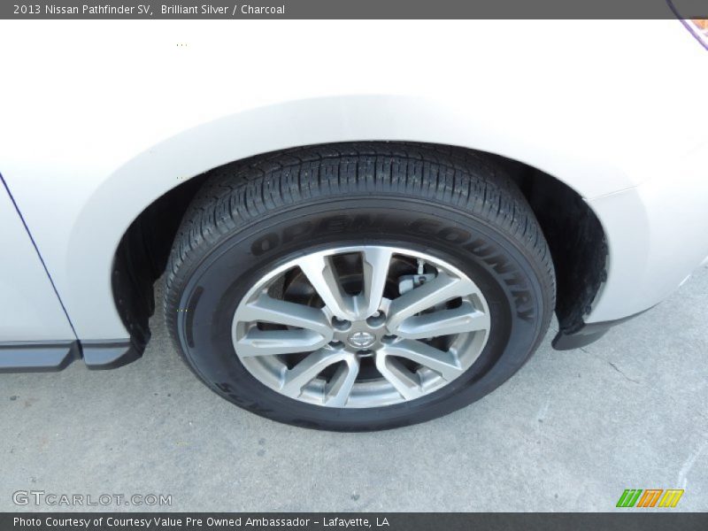 Brilliant Silver / Charcoal 2013 Nissan Pathfinder SV