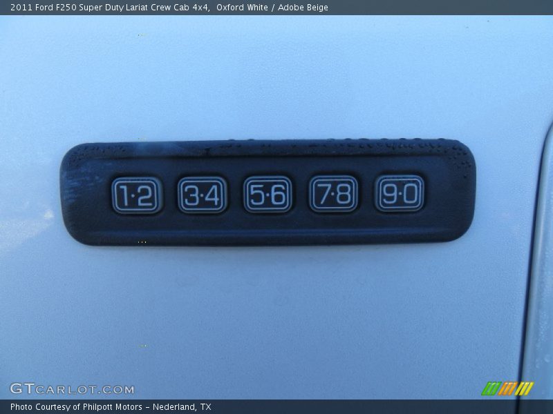 Oxford White / Adobe Beige 2011 Ford F250 Super Duty Lariat Crew Cab 4x4