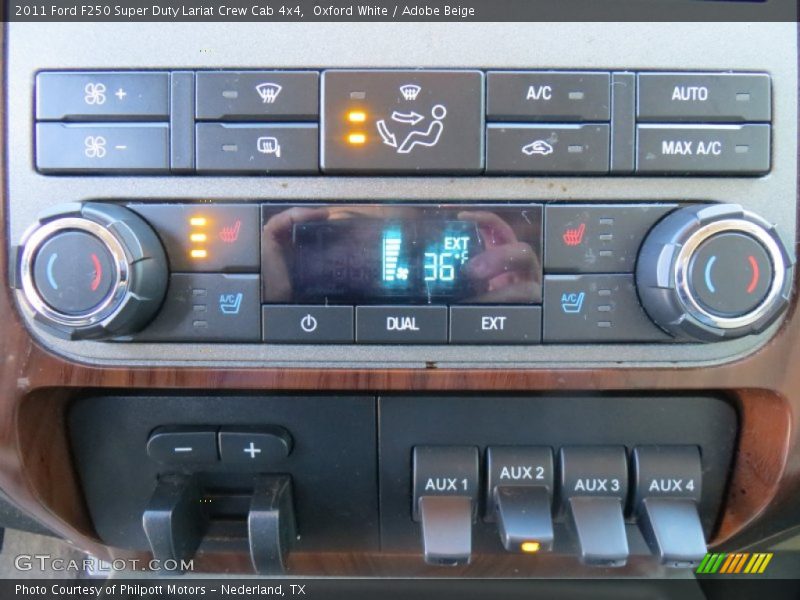 Oxford White / Adobe Beige 2011 Ford F250 Super Duty Lariat Crew Cab 4x4