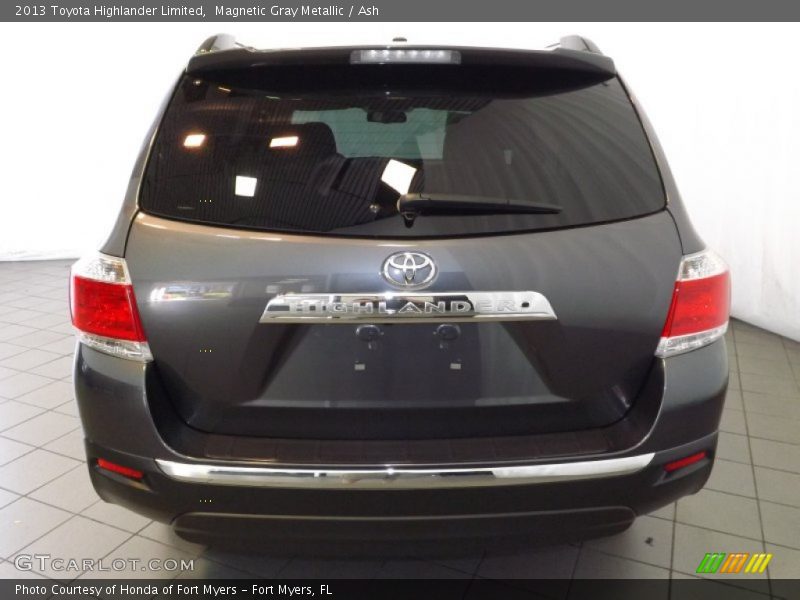 Magnetic Gray Metallic / Ash 2013 Toyota Highlander Limited