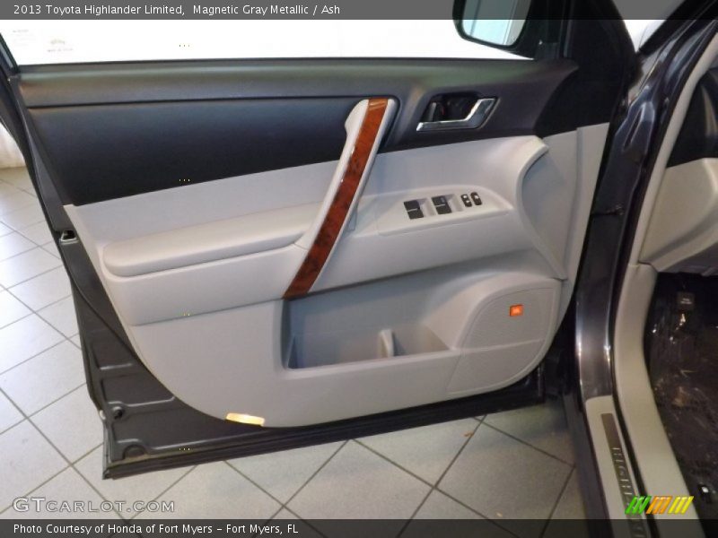 Magnetic Gray Metallic / Ash 2013 Toyota Highlander Limited