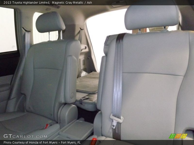 Magnetic Gray Metallic / Ash 2013 Toyota Highlander Limited