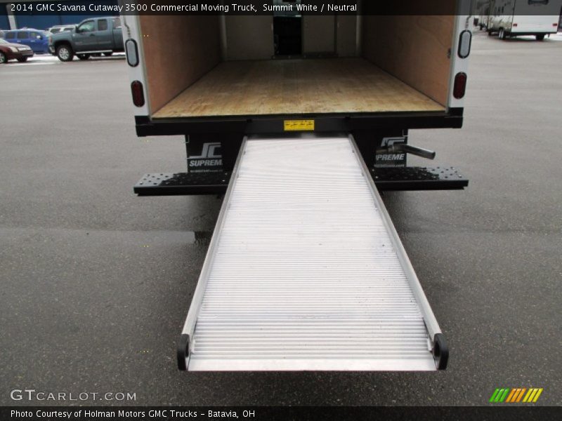 Summit White / Neutral 2014 GMC Savana Cutaway 3500 Commercial Moving Truck