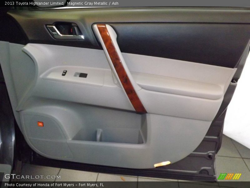 Magnetic Gray Metallic / Ash 2013 Toyota Highlander Limited