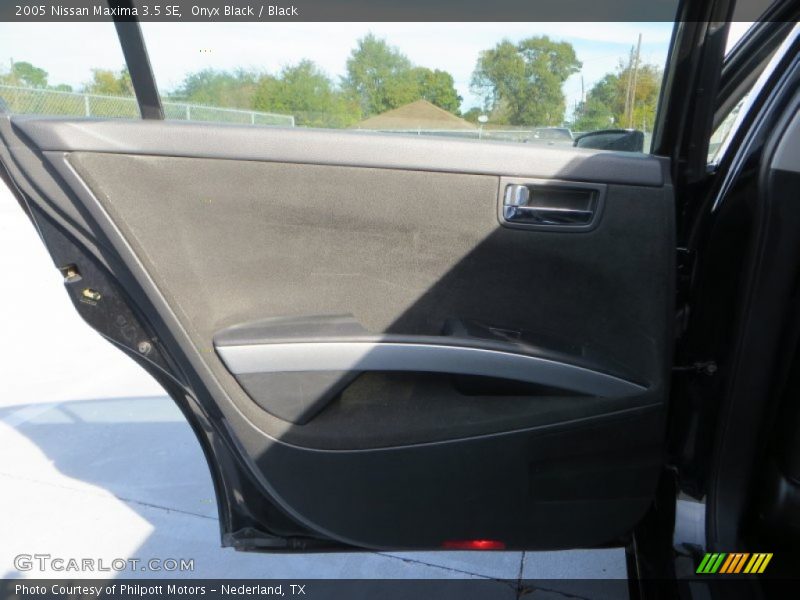 Onyx Black / Black 2005 Nissan Maxima 3.5 SE