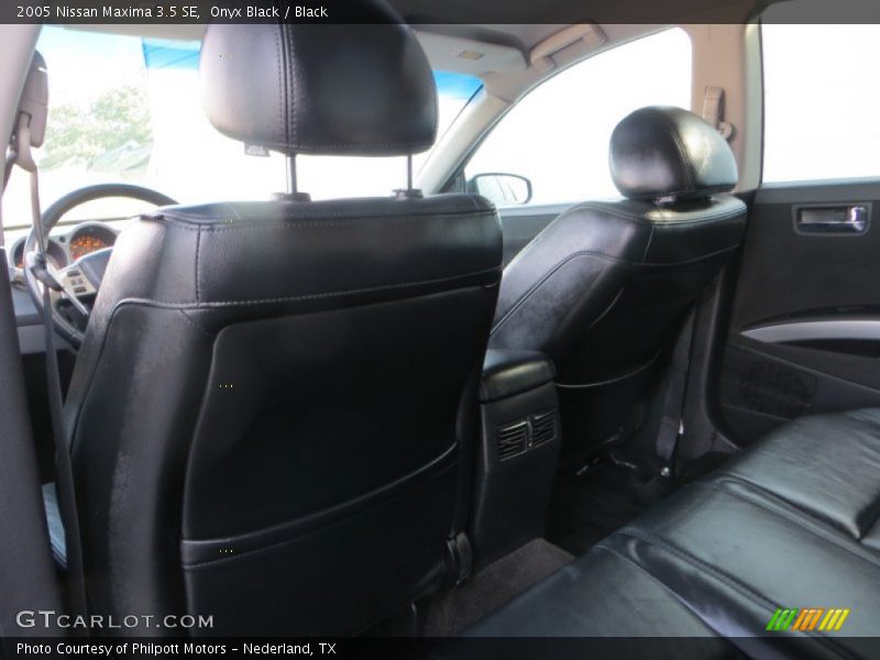 Onyx Black / Black 2005 Nissan Maxima 3.5 SE