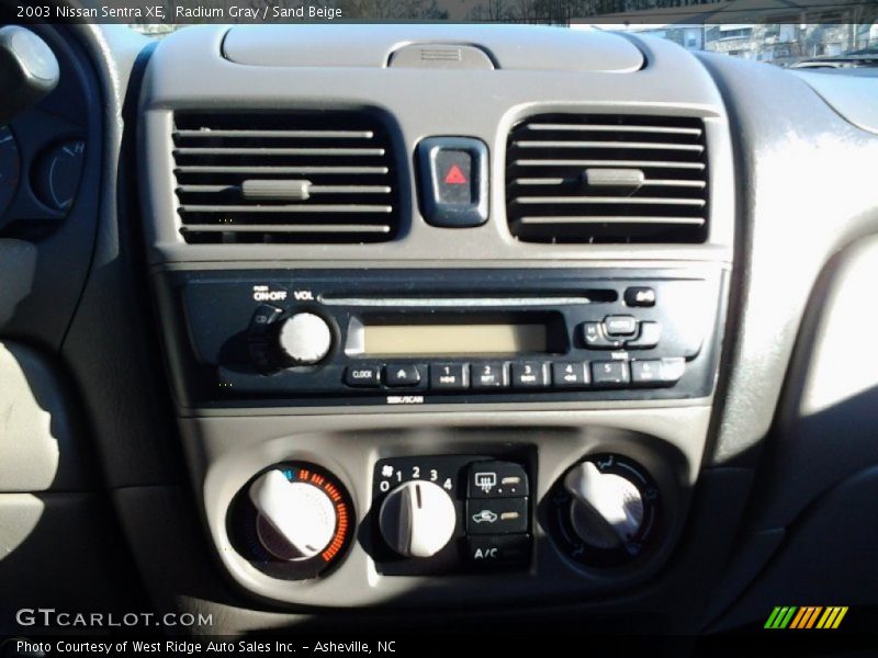 Radium Gray / Sand Beige 2003 Nissan Sentra XE