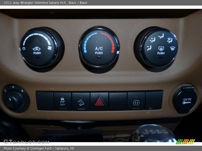 Black / Black 2011 Jeep Wrangler Unlimited Sahara 4x4