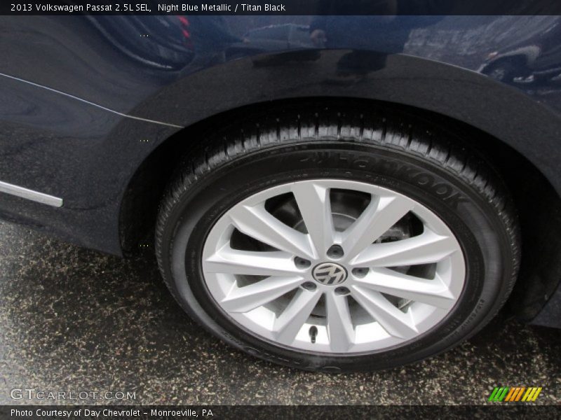 Night Blue Metallic / Titan Black 2013 Volkswagen Passat 2.5L SEL