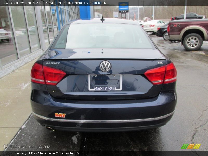 Night Blue Metallic / Titan Black 2013 Volkswagen Passat 2.5L SEL