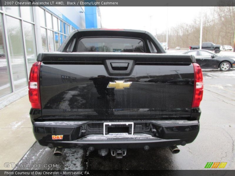 Black / Ebony/Light Cashmere 2007 Chevrolet Avalanche LT 4WD