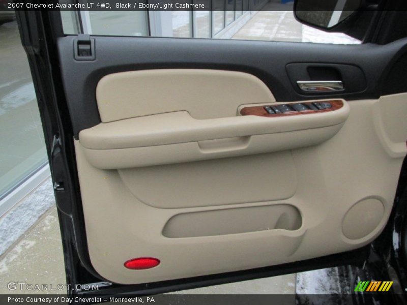 Black / Ebony/Light Cashmere 2007 Chevrolet Avalanche LT 4WD