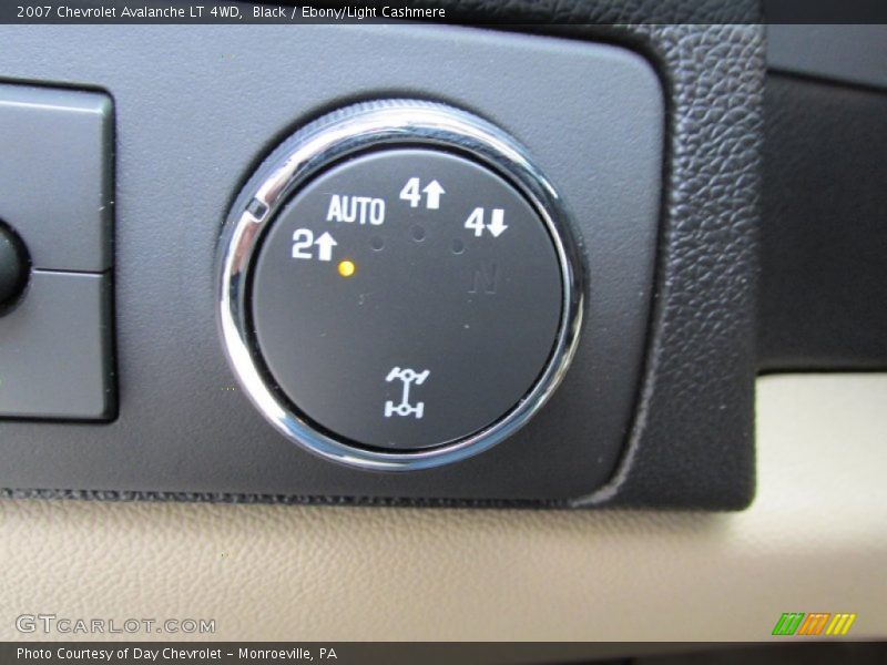 Black / Ebony/Light Cashmere 2007 Chevrolet Avalanche LT 4WD