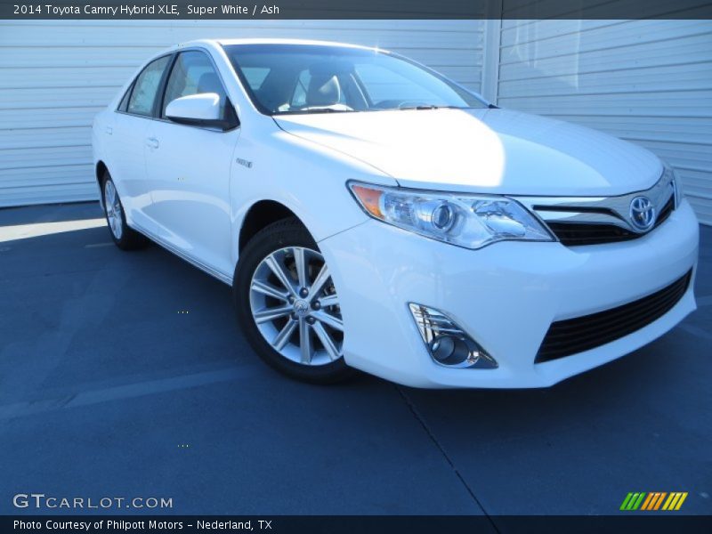 Super White / Ash 2014 Toyota Camry Hybrid XLE