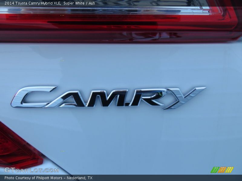Super White / Ash 2014 Toyota Camry Hybrid XLE