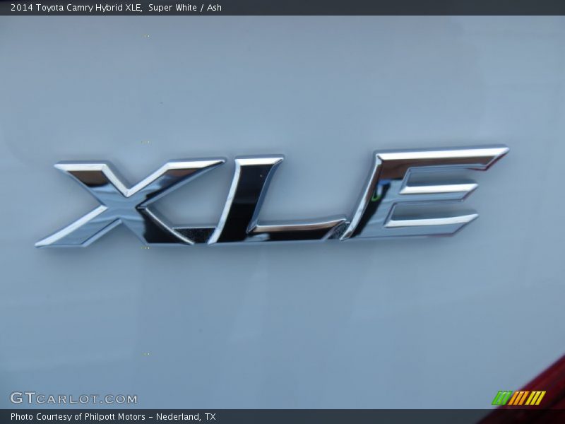 Super White / Ash 2014 Toyota Camry Hybrid XLE