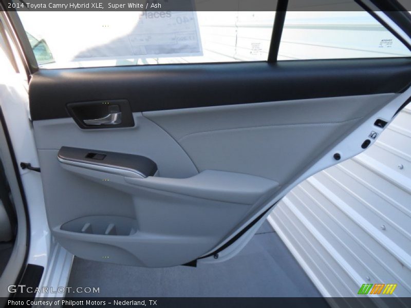 Super White / Ash 2014 Toyota Camry Hybrid XLE