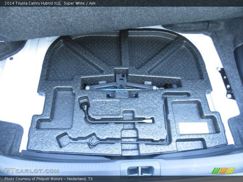 Super White / Ash 2014 Toyota Camry Hybrid XLE