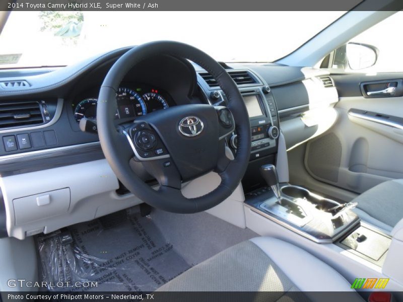 Super White / Ash 2014 Toyota Camry Hybrid XLE