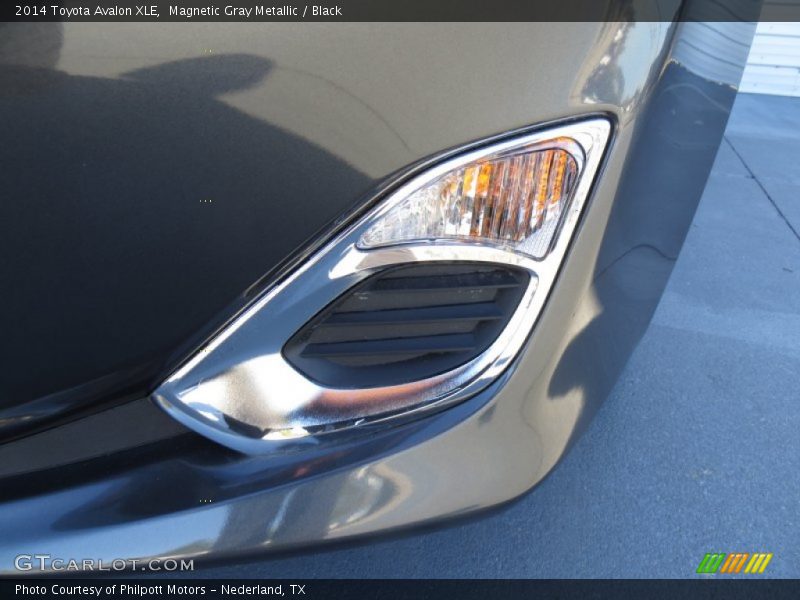Magnetic Gray Metallic / Black 2014 Toyota Avalon XLE
