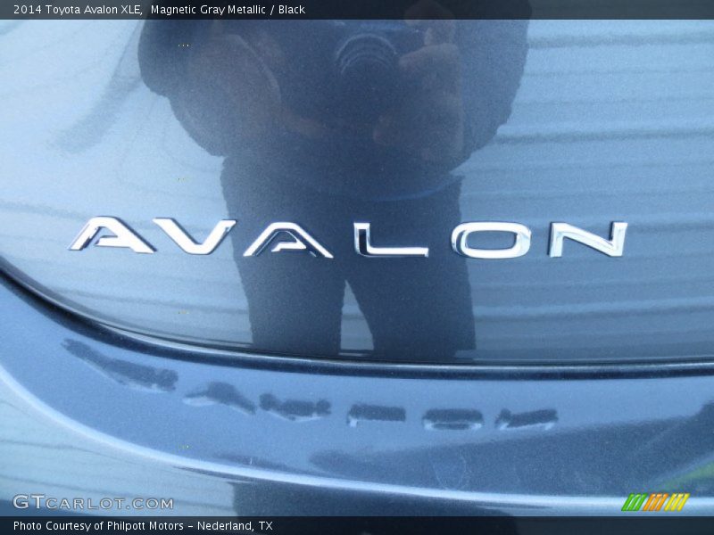 Magnetic Gray Metallic / Black 2014 Toyota Avalon XLE