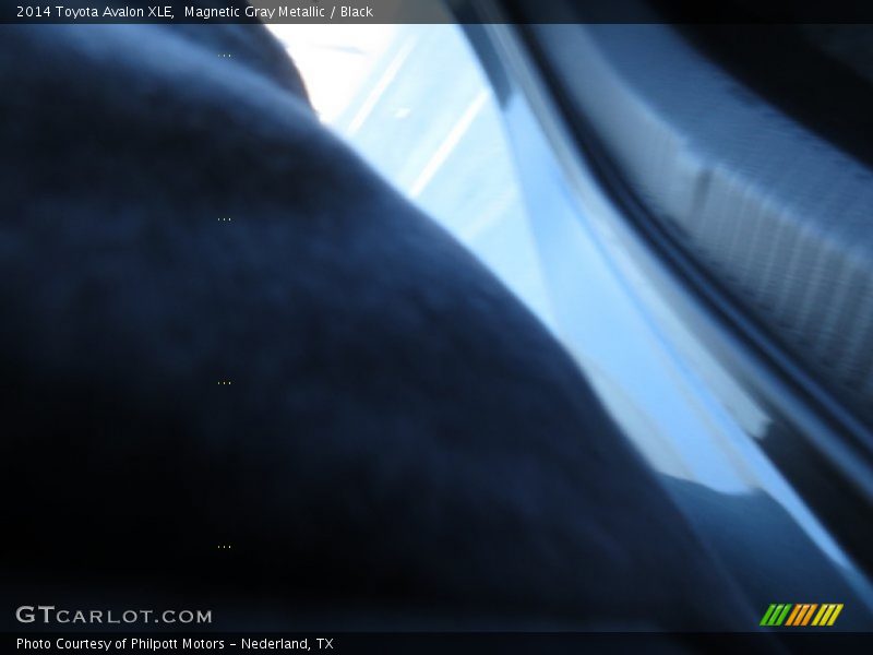 Magnetic Gray Metallic / Black 2014 Toyota Avalon XLE