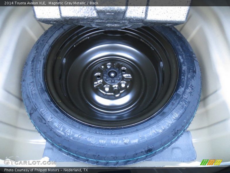Magnetic Gray Metallic / Black 2014 Toyota Avalon XLE