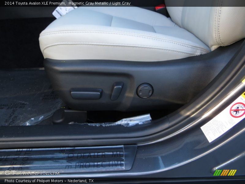 Magnetic Gray Metallic / Light Gray 2014 Toyota Avalon XLE Premium