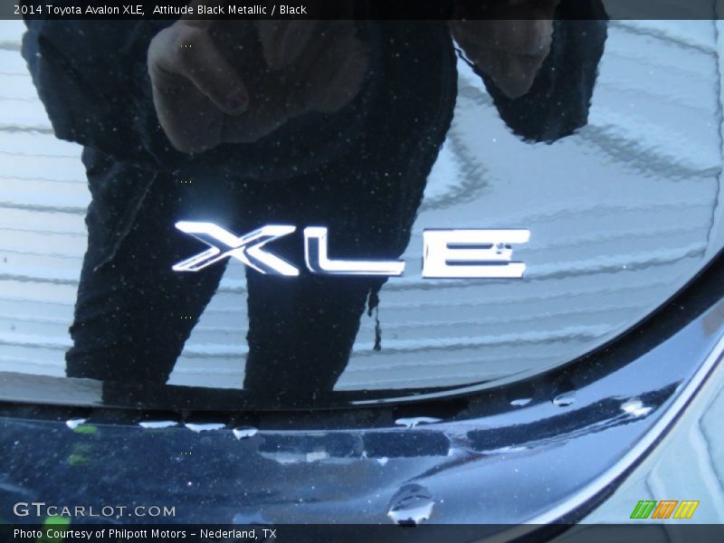 Attitude Black Metallic / Black 2014 Toyota Avalon XLE