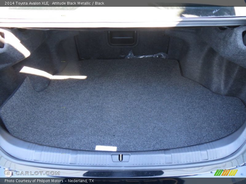 Attitude Black Metallic / Black 2014 Toyota Avalon XLE