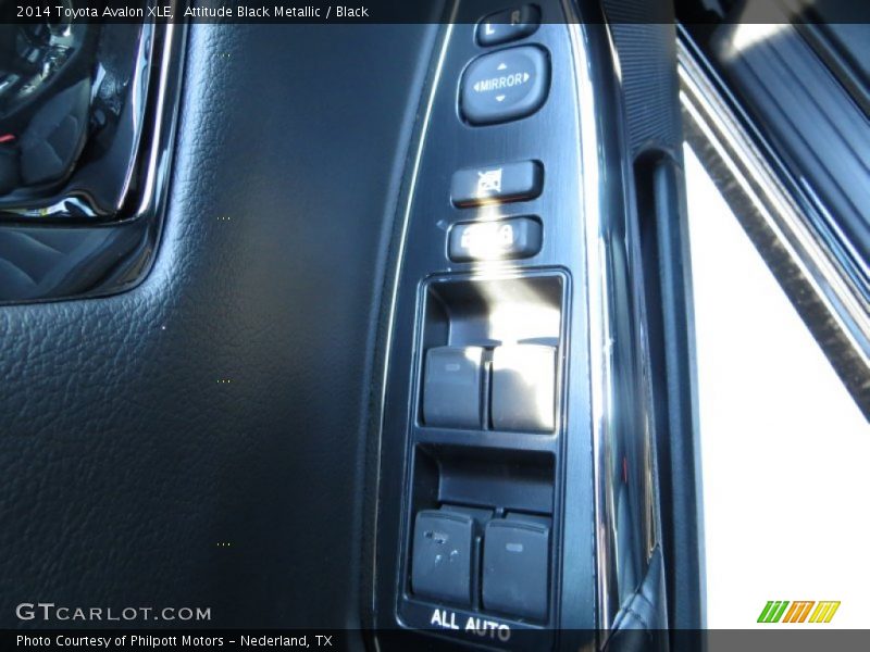 Attitude Black Metallic / Black 2014 Toyota Avalon XLE