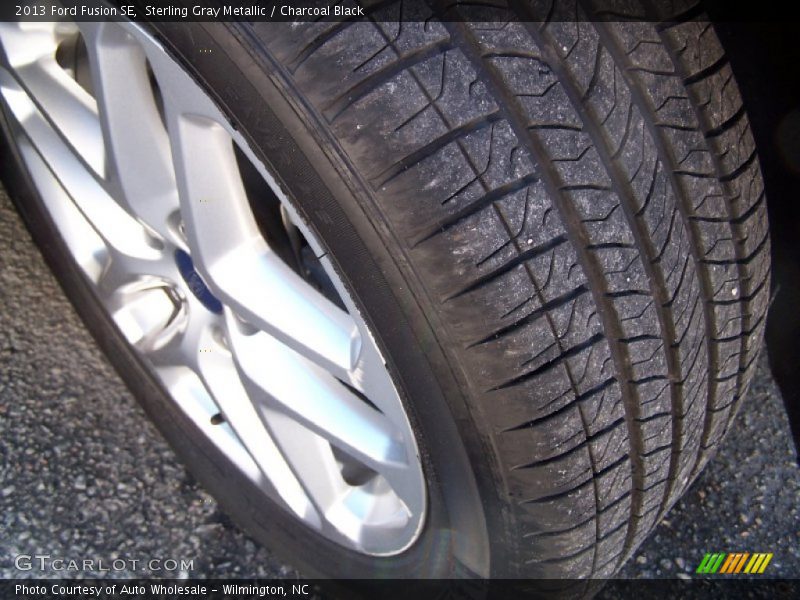 Sterling Gray Metallic / Charcoal Black 2013 Ford Fusion SE