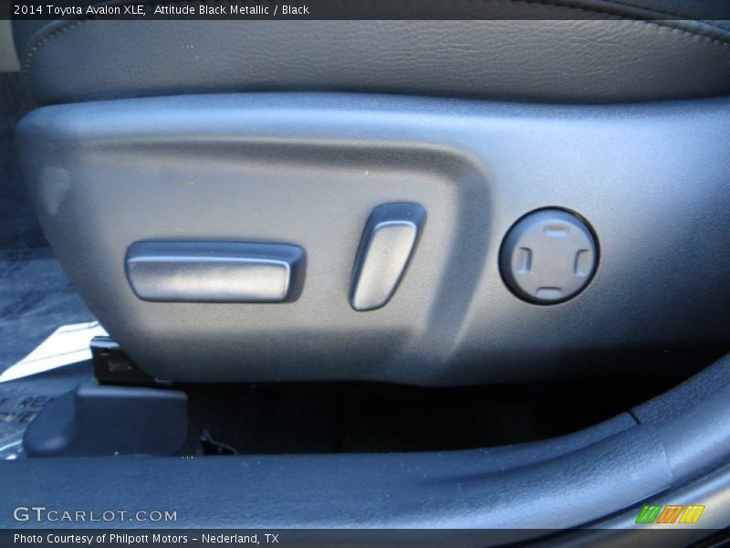 Attitude Black Metallic / Black 2014 Toyota Avalon XLE