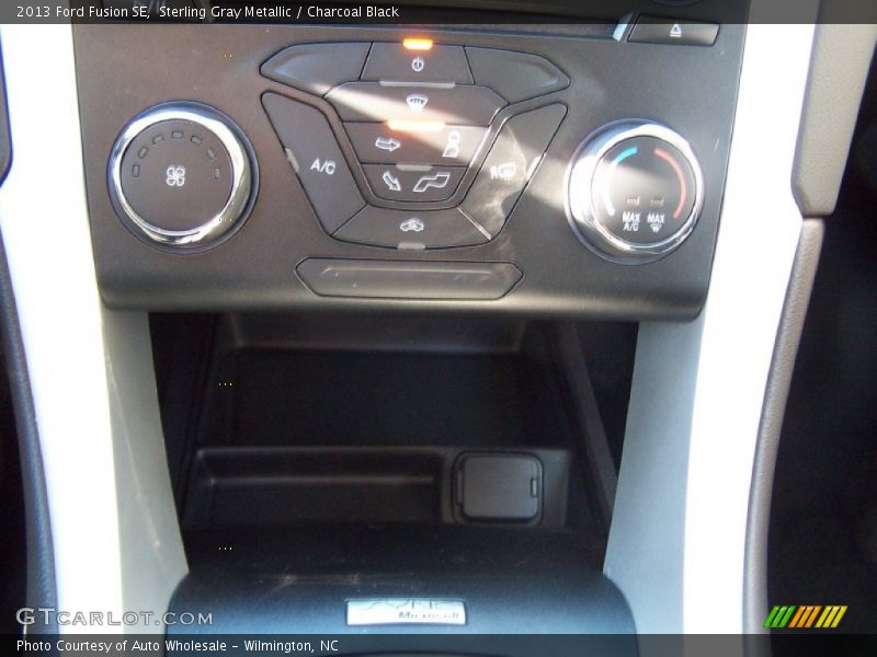 Sterling Gray Metallic / Charcoal Black 2013 Ford Fusion SE